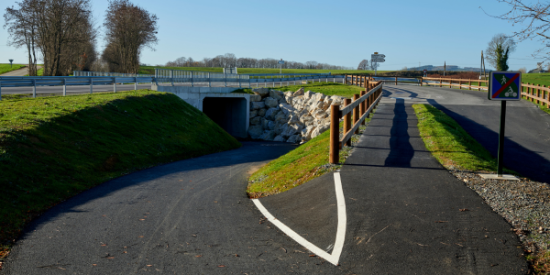 Wattway met en lumière la nouvelle voie verte passant sous la RN12 !